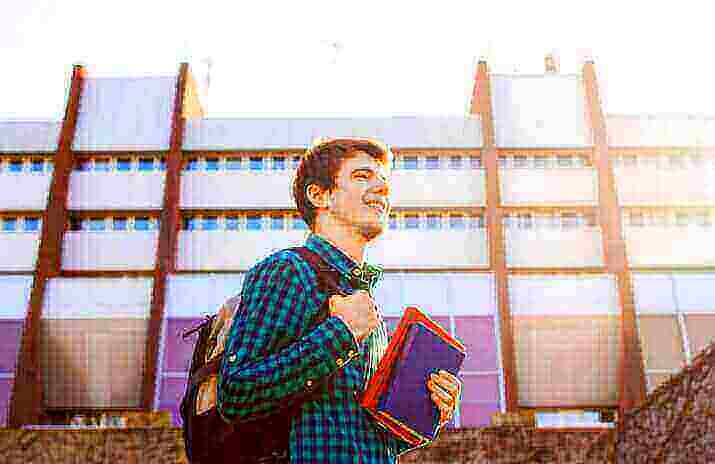iStock_81092117_LARGE-715x464 Fresh Out of College? Time to Risk Everything and Lose Nothing